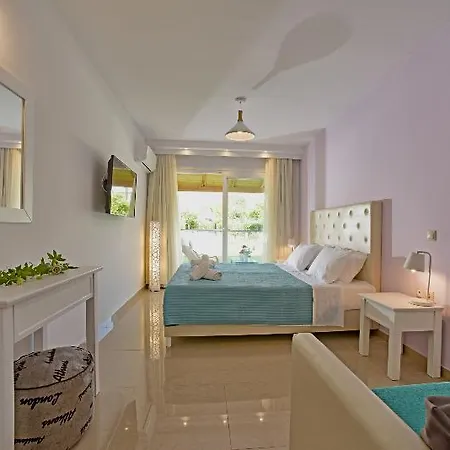 Palapart Gikas And Hotel Gouvia